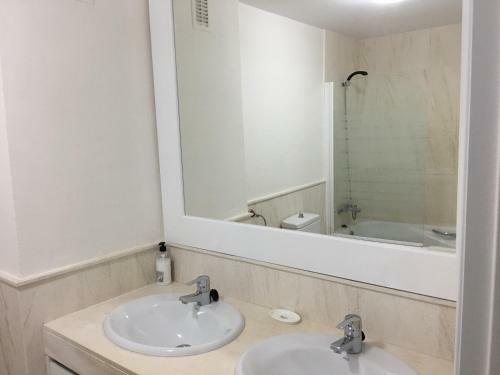 Mi Capricho B16 Beachfront Apartment
