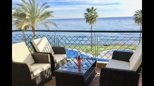 Mi Capricho B16 Beachfront Apartment