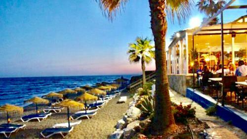 Mi Capricho B16 Beachfront Apartment