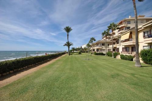 Apartamento Urbanization On The Beach Front 1-3