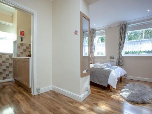 Apartment 1 - Uk32845