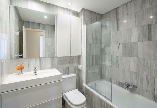 Luxury Front Line Beach Apartment