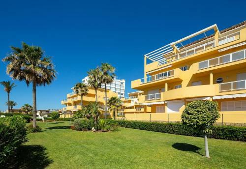 Luxury Front Line Beach Apartment
