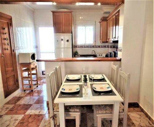 Ground Floor Apartment With Communal Pool Close To All Amenities