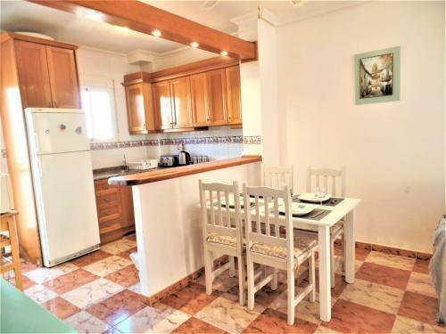 Ground Floor Apartment With Communal Pool Close To All Amenities