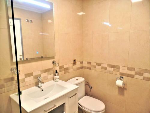 Ground Floor Apartment With Communal Pool Close To All Amenities