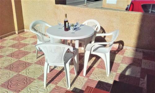 Ground Floor Apartment With Communal Pool Close To All Amenities