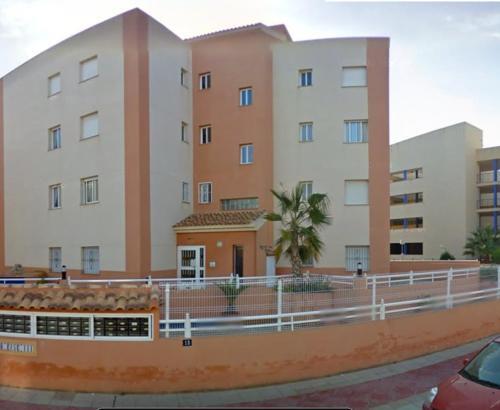 Luxurious 2 Bedroom Apartment Near Cabo Roig Strip