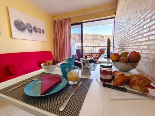 Apartment With Sunny Balcony - Short Distance To Swimming Pool