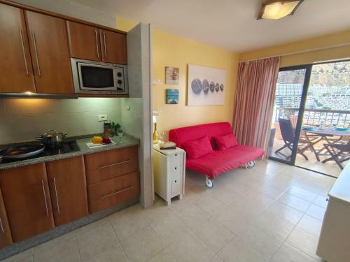 Apartment With Sunny Balcony - Short Distance To Swimming Pool