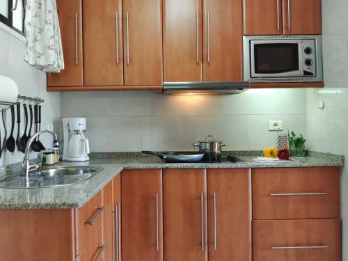 Apartment With Sunny Balcony - Short Distance To Swimming Pool