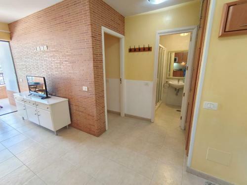Apartment With Sunny Balcony - Short Distance To Swimming Pool