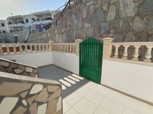 Apartment With Sunny Balcony - Short Distance To Swimming Pool