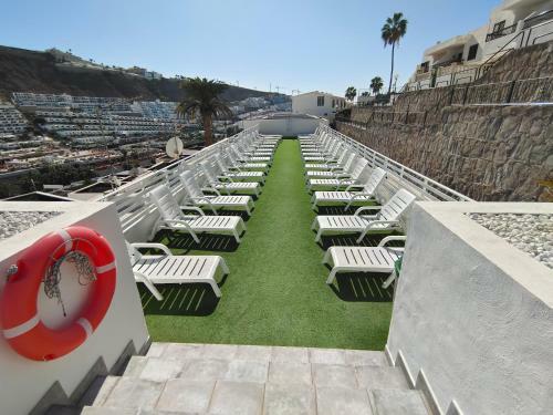 Apartment With Sunny Balcony - Short Distance To Swimming Pool