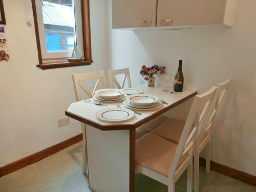 15 Cairnbaan Cottage