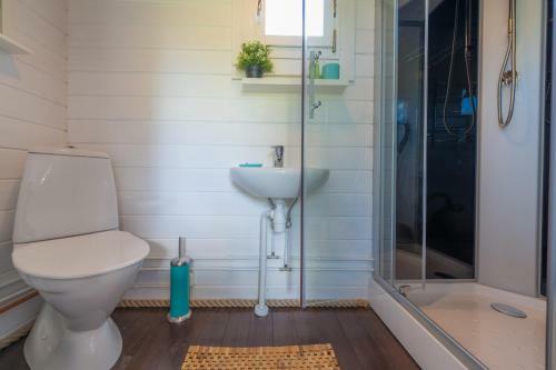 Cozy Summerhouse In Nasva