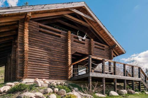 Lodge K�lmam�e Puhkemaja