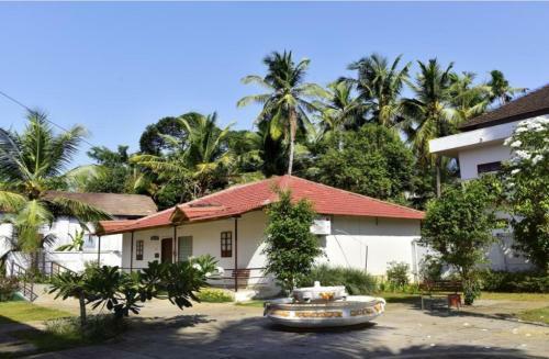 Hotel Sadhoo Heritage Resort