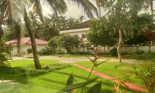 Hotel Sadhoo Heritage Resort