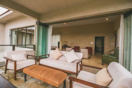 Villa Cliffhouse By Hireavilla, Candolim