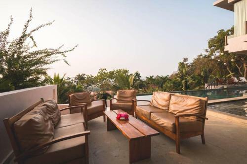 Villa Cliffhouse By Hireavilla, Candolim