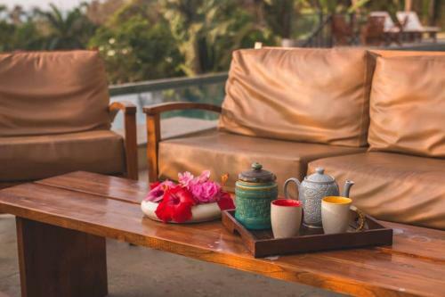 Villa Cliffhouse By Hireavilla, Candolim