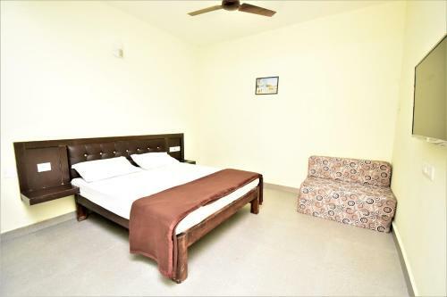 Hotel 10 Candolim Goa