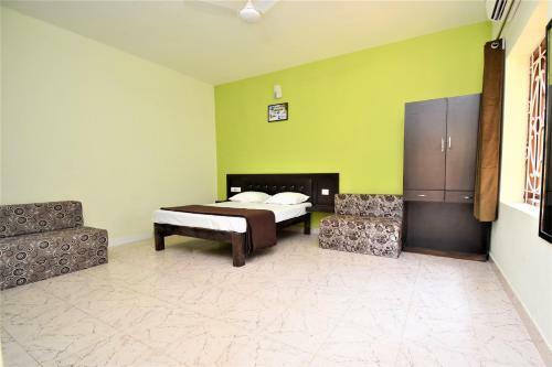 Hotel 10 Candolim Goa