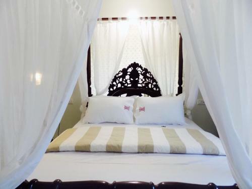 Sun N Sand Apartments, Candolim, Goa