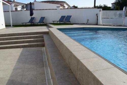 Casa Con Piscina Ref 381