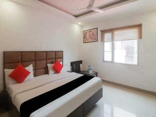 Hotel Oyo 8086 Motel Maurya