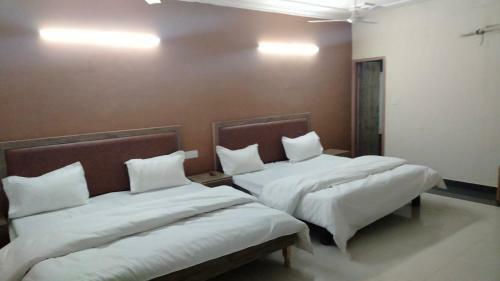 Hotel The Diamond Leaf