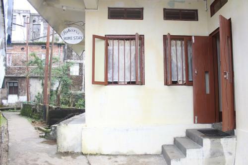 Latara's Home Stay