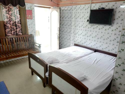 Hotel Meera Lodge