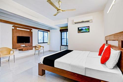 Hotel Collection O 82776 Iris