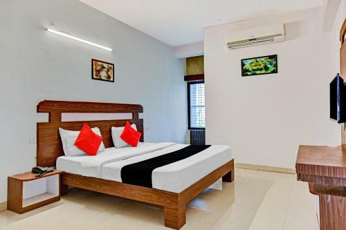Hotel Collection O 82776 Iris
