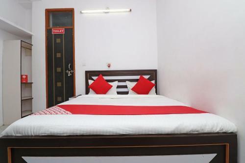 Hotel Oyo 18395 Star Palace