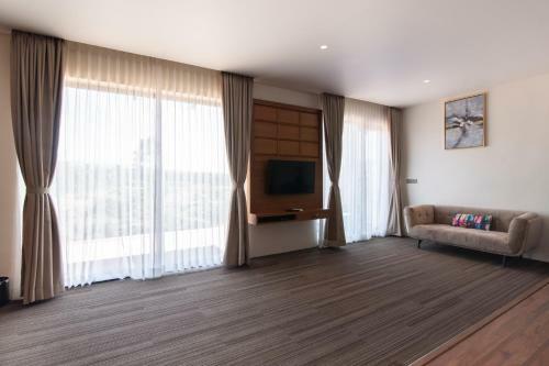 Hotel Global Village Luxury Resorts