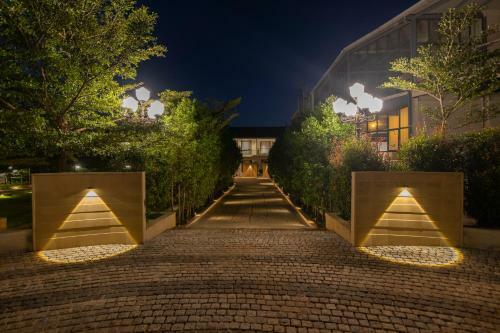 Hotel Global Village Luxury Resorts