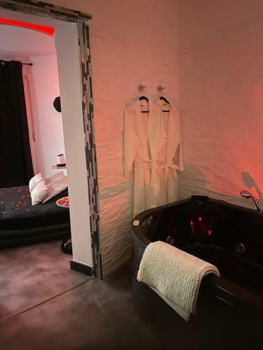Maison Sur Canaux Marina Empuriabrava Avec Suite Baln�o Jacuzzi