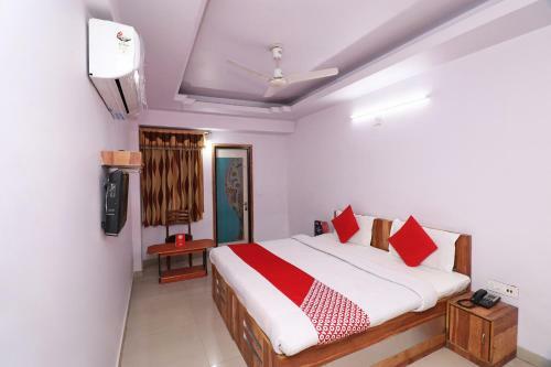 Oyo 2687 Hotel Aradhana