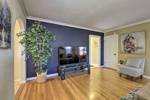 Charming Antioch Home With Private Yard And Grill