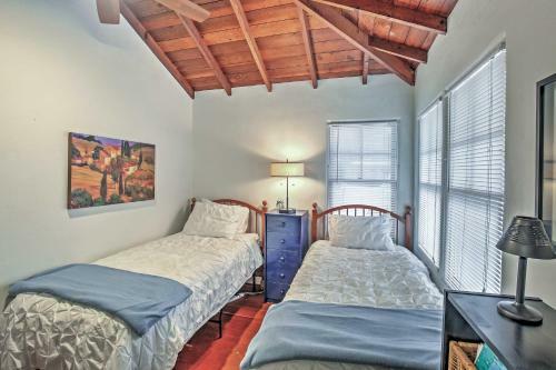Aptos Cottage With Deck And Views, Only 2 Mi To Beach!