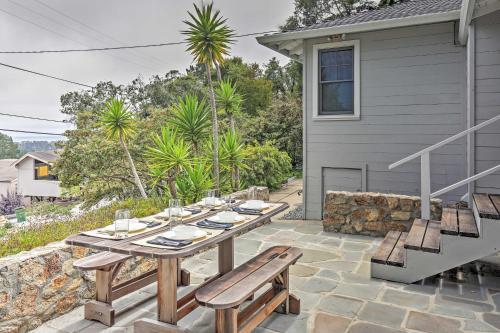 Aptos Cottage With Deck And Views, Only 2 Mi To Beach!