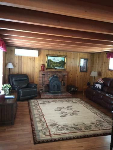 Acorn Rd Cabin With Mountain Views
