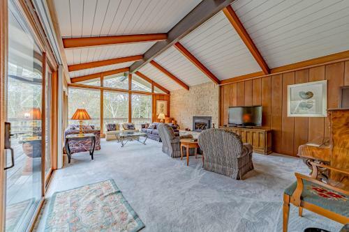 Mimi's Ranch House