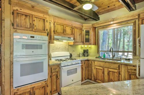 Quiet Arnold Cabin With Fire Pit - Dogs Welcome