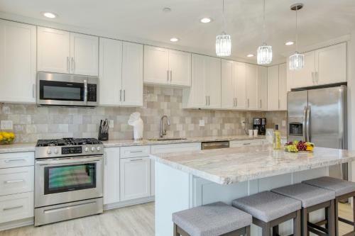2885abd4-4bdrm Casa Blanca