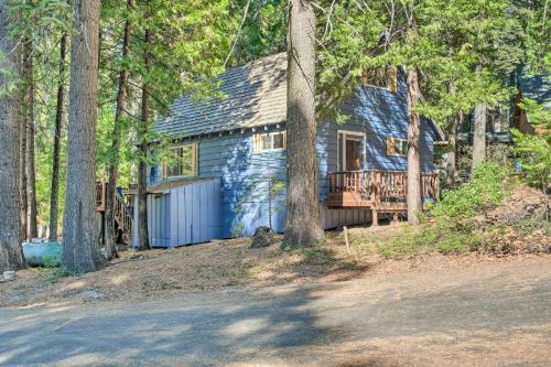 Cozy Cabin About 3 Mi To Big Trees State Park!