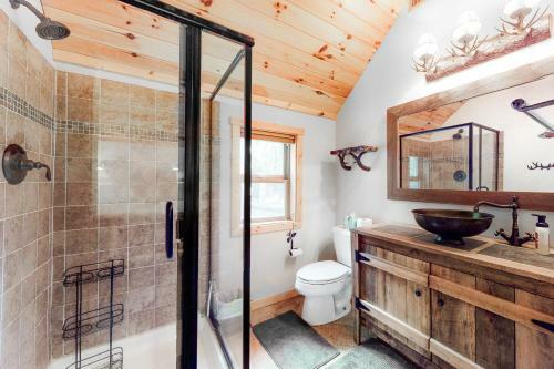 Pine Tree Lodge